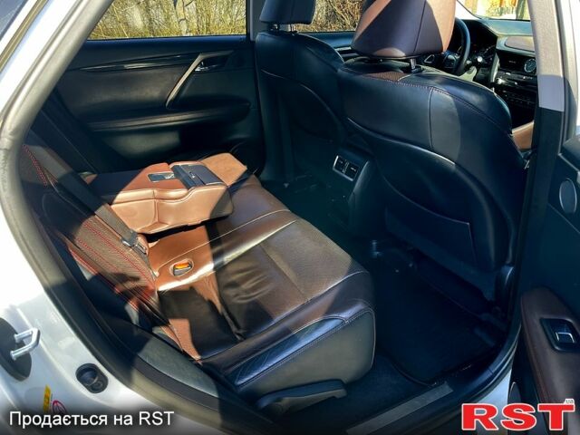 Білий Лексус РХ, об'ємом двигуна 2 л та пробігом 147 тис. км за 26000 $, фото 11 на Automoto.ua