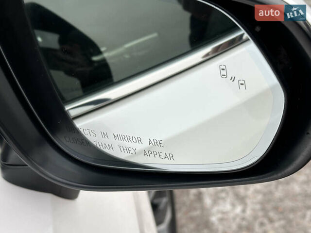 Белый Лексус РХ, объемом двигателя 3.5 л и пробегом 143 тыс. км за 33500 $, фото 90 на Automoto.ua