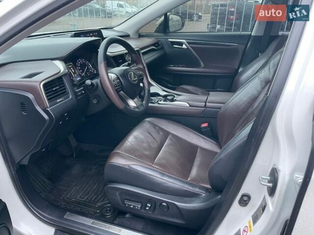 Белый Лексус РХ, объемом двигателя 2 л и пробегом 146 тыс. км за 27000 $, фото 5 на Automoto.ua
