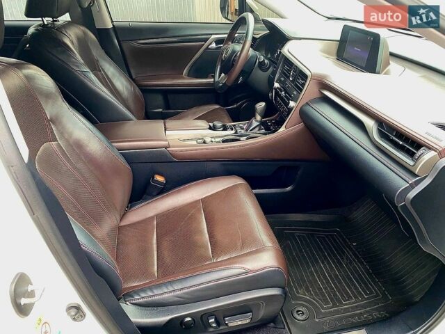 Білий Лексус РХ, об'ємом двигуна 2 л та пробігом 150 тис. км за 25700 $, фото 24 на Automoto.ua