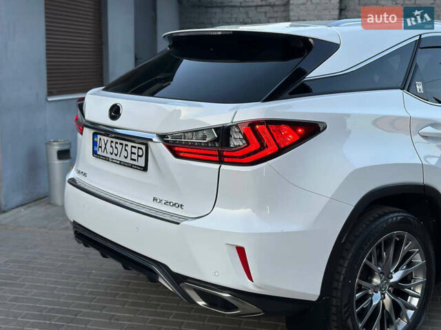 Белый Лексус РХ, объемом двигателя 2 л и пробегом 139 тыс. км за 42000 $, фото 7 на Automoto.ua