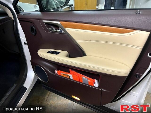 Белый Лексус РХ, объемом двигателя 35 л и пробегом 64 тыс. км за 33000 $, фото 9 на Automoto.ua