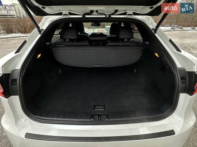 Белый Лексус РХ, объемом двигателя 3.5 л и пробегом 143 тыс. км за 33500 $, фото 135 на Automoto.ua