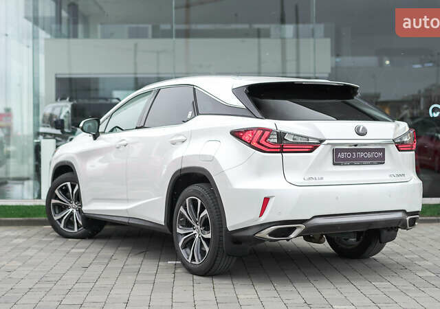 Белый Лексус РХ, объемом двигателя 2 л и пробегом 122 тыс. км за 31403 $, фото 1 на Automoto.ua