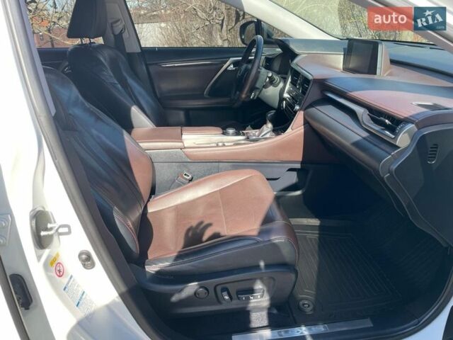 Белый Лексус РХ, объемом двигателя 2 л и пробегом 146 тыс. км за 27500 $, фото 15 на Automoto.ua