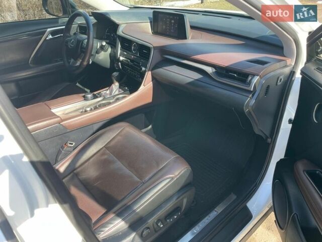 Белый Лексус РХ, объемом двигателя 2 л и пробегом 146 тыс. км за 27500 $, фото 17 на Automoto.ua