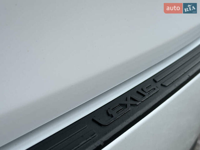 Белый Лексус РХ, объемом двигателя 3.5 л и пробегом 143 тыс. км за 33500 $, фото 85 на Automoto.ua