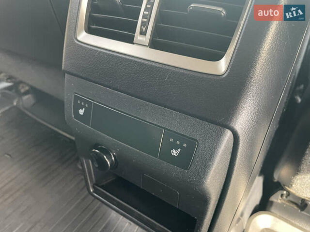 Білий Лексус РХ, об'ємом двигуна 2 л та пробігом 147 тис. км за 27700 $, фото 33 на Automoto.ua