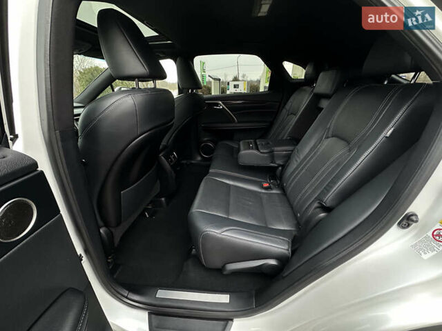 Белый Лексус РХ, объемом двигателя 3.5 л и пробегом 143 тыс. км за 33500 $, фото 121 на Automoto.ua