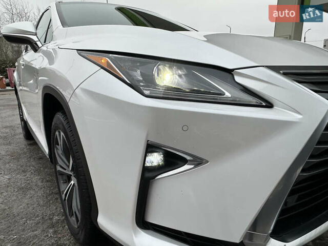 Белый Лексус РХ, объемом двигателя 3.5 л и пробегом 143 тыс. км за 33500 $, фото 41 на Automoto.ua