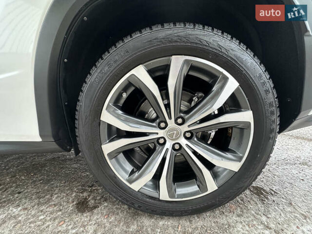 Белый Лексус РХ, объемом двигателя 3.5 л и пробегом 143 тыс. км за 33500 $, фото 71 на Automoto.ua