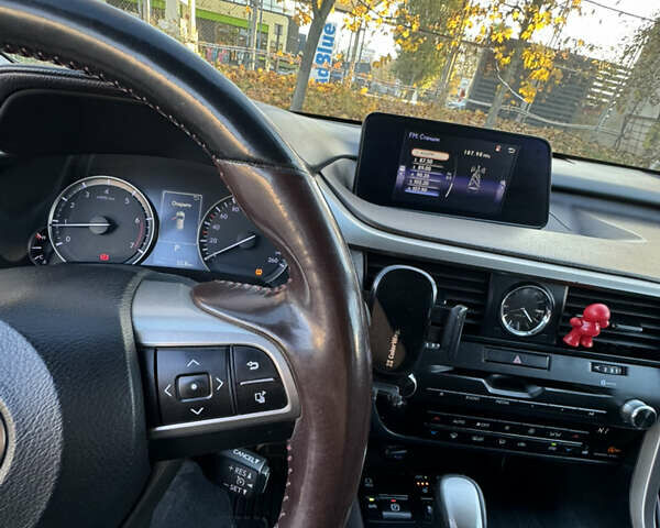 Белый Лексус РХ, объемом двигателя 2 л и пробегом 296 тыс. км за 23700 $, фото 7 на Automoto.ua