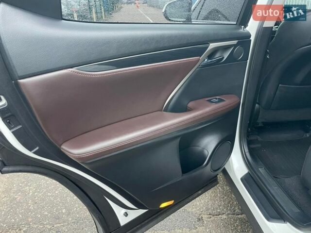 Белый Лексус РХ, объемом двигателя 2 л и пробегом 146 тыс. км за 27000 $, фото 13 на Automoto.ua