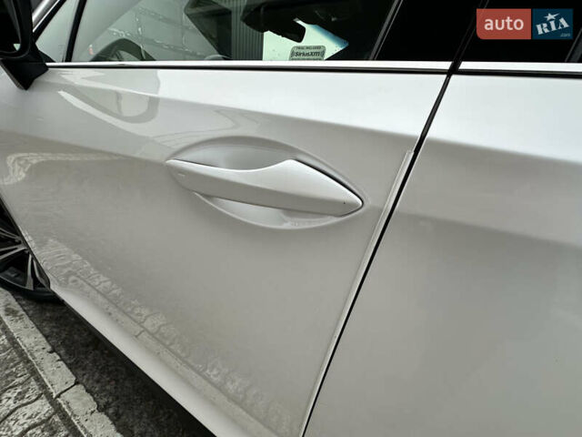 Белый Лексус РХ, объемом двигателя 3.5 л и пробегом 143 тыс. км за 33500 $, фото 73 на Automoto.ua