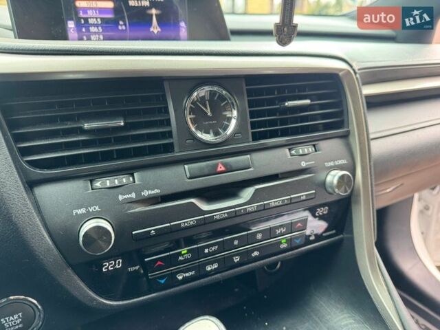 Білий Лексус РХ, об'ємом двигуна 3.46 л та пробігом 157 тис. км за 27950 $, фото 10 на Automoto.ua