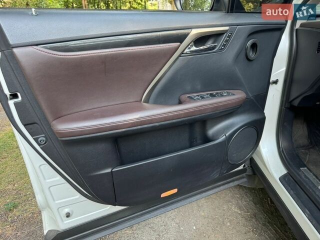 Білий Лексус РХ, об'ємом двигуна 2 л та пробігом 120 тис. км за 19999 $, фото 12 на Automoto.ua