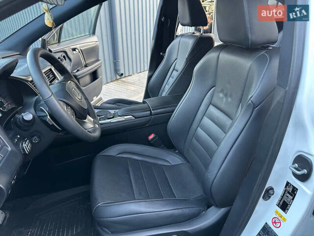 Белый Лексус РХ, объемом двигателя 2 л и пробегом 139 тыс. км за 42000 $, фото 35 на Automoto.ua