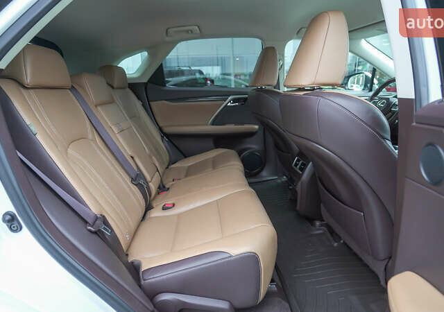 Белый Лексус РХ, объемом двигателя 2 л и пробегом 122 тыс. км за 31403 $, фото 6 на Automoto.ua