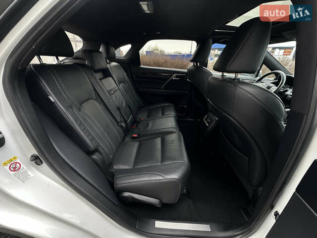 Белый Лексус РХ, объемом двигателя 3.5 л и пробегом 143 тыс. км за 33500 $, фото 139 на Automoto.ua