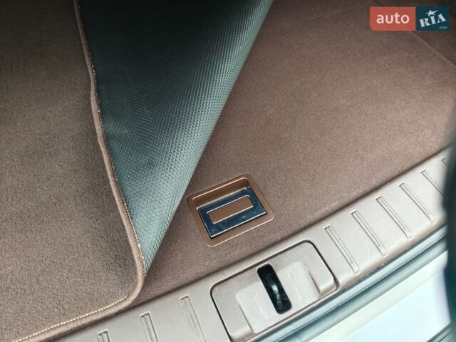 Білий Лексус РХ, об'ємом двигуна 3.46 л та пробігом 71 тис. км за 32000 $, фото 73 на Automoto.ua