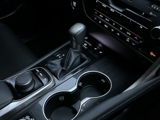 Белый Лексус РХ, объемом двигателя 2 л и пробегом 68 тыс. км за 32900 $, фото 12 на Automoto.ua