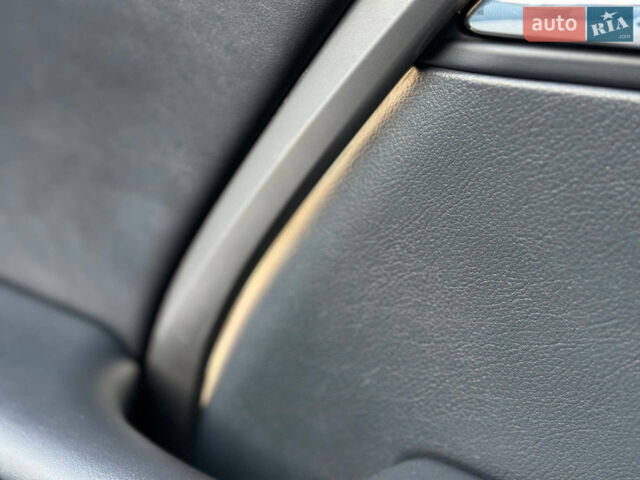Білий Лексус РХ, об'ємом двигуна 2 л та пробігом 139 тис. км за 40000 $, фото 45 на Automoto.ua