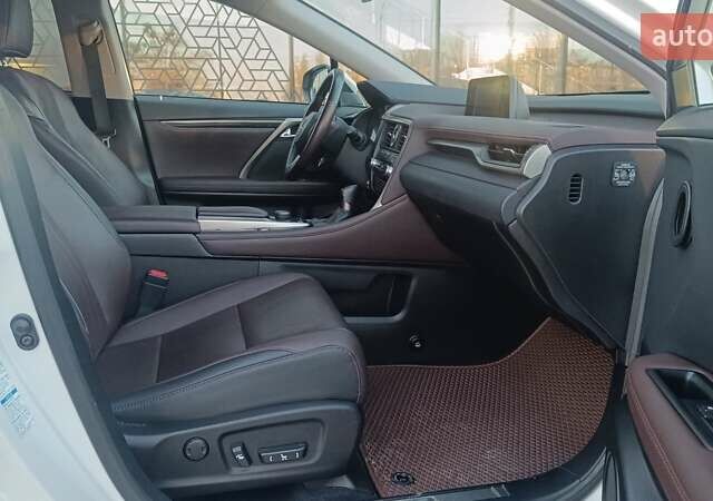 Белый Лексус РХ, объемом двигателя 2 л и пробегом 38 тыс. км за 38475 $, фото 5 на Automoto.ua