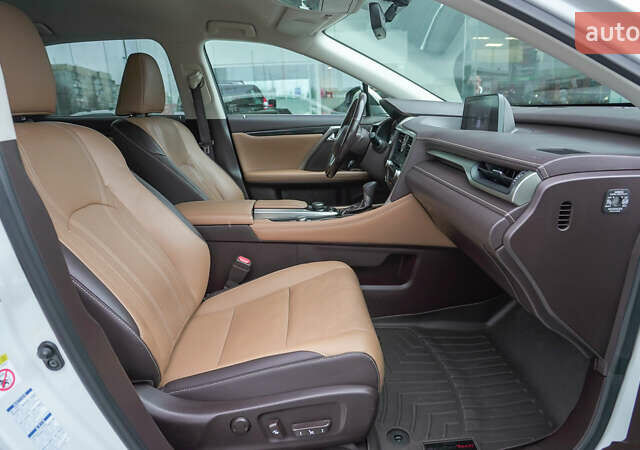 Белый Лексус РХ, объемом двигателя 2 л и пробегом 122 тыс. км за 31403 $, фото 5 на Automoto.ua