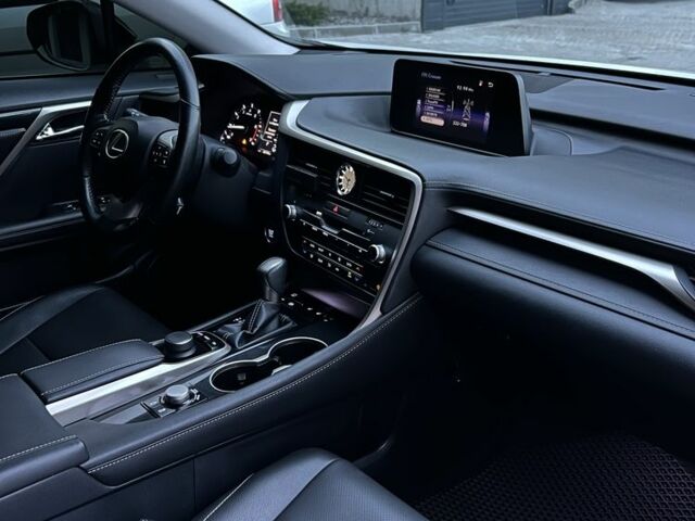 Белый Лексус РХ, объемом двигателя 2 л и пробегом 68 тыс. км за 32900 $, фото 10 на Automoto.ua