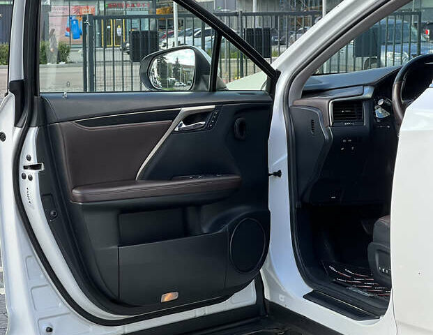 Білий Лексус РХ, об'ємом двигуна 2 л та пробігом 124 тис. км за 33900 $, фото 22 на Automoto.ua