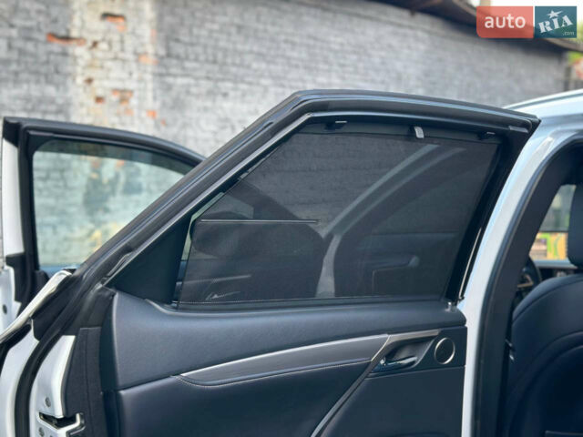 Білий Лексус РХ, об'ємом двигуна 2 л та пробігом 139 тис. км за 40000 $, фото 30 на Automoto.ua