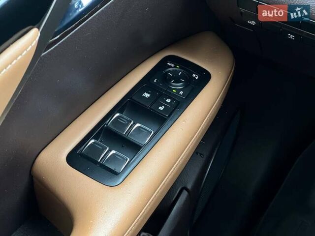 Белый Лексус РХ, объемом двигателя 2 л и пробегом 121 тыс. км за 34999 $, фото 46 на Automoto.ua