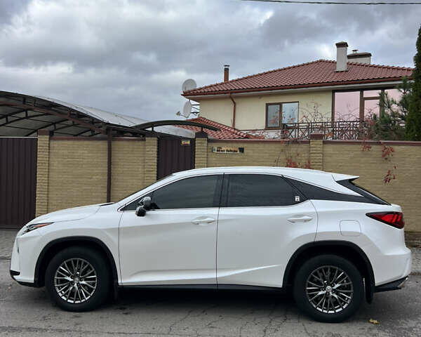 Белый Лексус РХ, объемом двигателя 2 л и пробегом 68 тыс. км за 29700 $, фото 3 на Automoto.ua