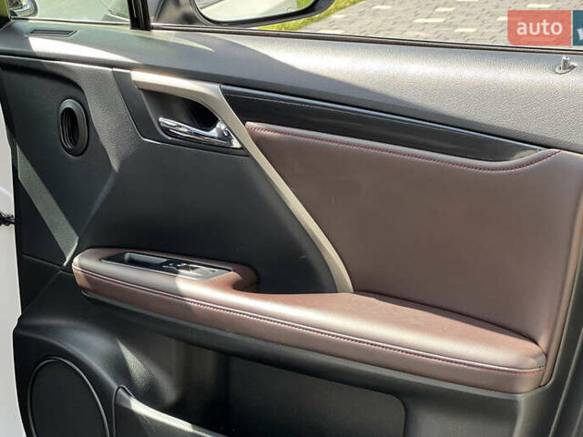 Білий Лексус РХ, об'ємом двигуна 2 л та пробігом 124 тис. км за 33900 $, фото 41 на Automoto.ua