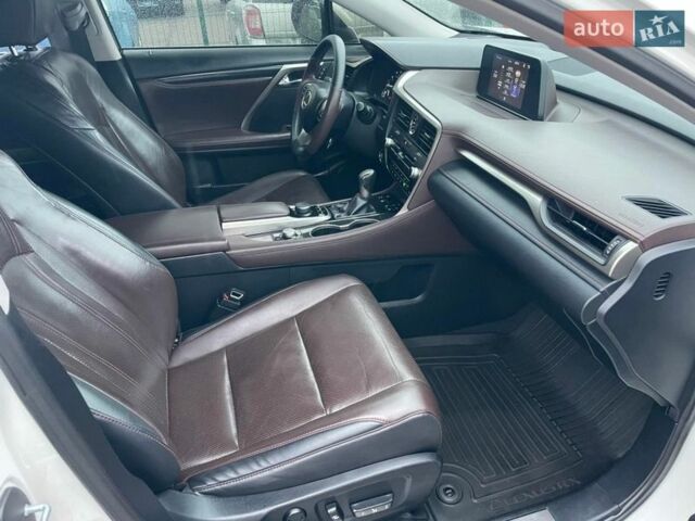Белый Лексус РХ, объемом двигателя 2 л и пробегом 146 тыс. км за 27000 $, фото 8 на Automoto.ua