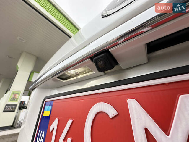 Белый Лексус РХ, объемом двигателя 3.5 л и пробегом 143 тыс. км за 33500 $, фото 82 на Automoto.ua