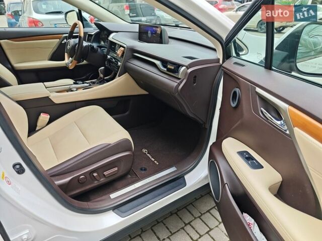 Білий Лексус РХ, об'ємом двигуна 3.46 л та пробігом 71 тис. км за 32000 $, фото 66 на Automoto.ua
