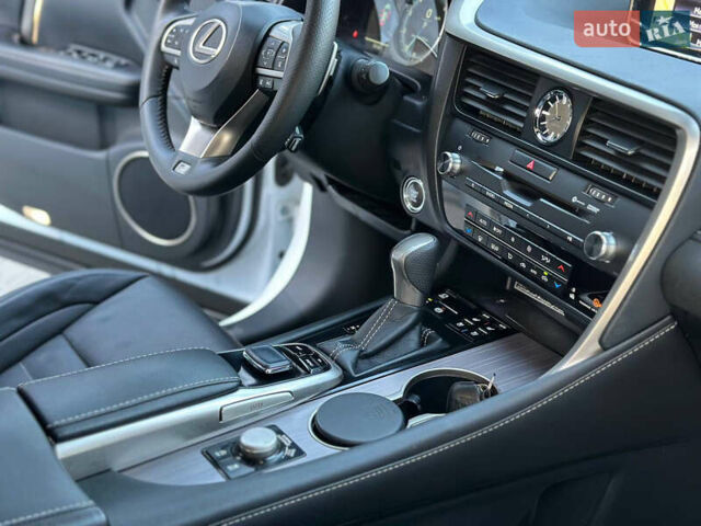 Белый Лексус РХ, объемом двигателя 2 л и пробегом 139 тыс. км за 42000 $, фото 28 на Automoto.ua