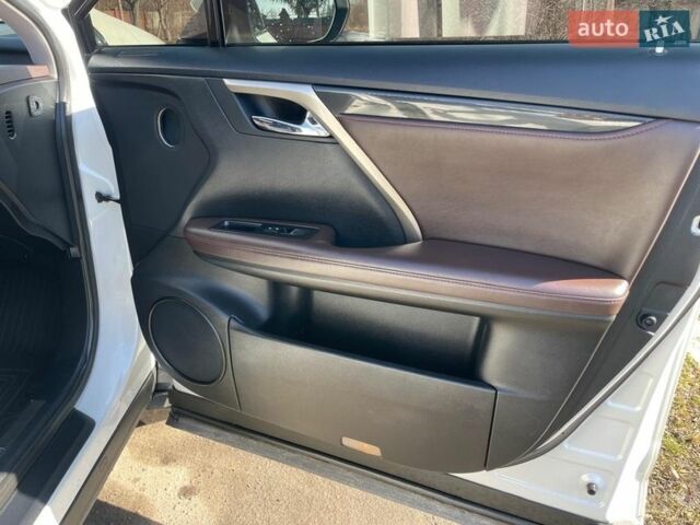 Белый Лексус РХ, объемом двигателя 2 л и пробегом 146 тыс. км за 27500 $, фото 16 на Automoto.ua