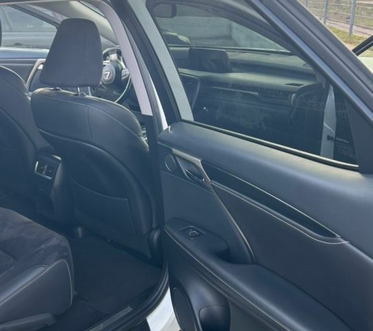 Білий Лексус РХ, об'ємом двигуна 2 л та пробігом 110 тис. км за 29100 $, фото 39 на Automoto.ua