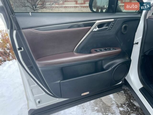 Белый Лексус РХ, объемом двигателя 2 л и пробегом 147 тыс. км за 27700 $, фото 22 на Automoto.ua