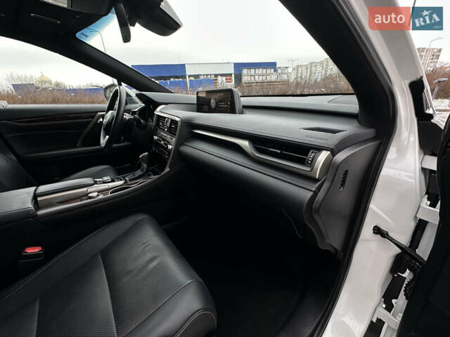 Белый Лексус РХ, объемом двигателя 3.5 л и пробегом 143 тыс. км за 33500 $, фото 145 на Automoto.ua