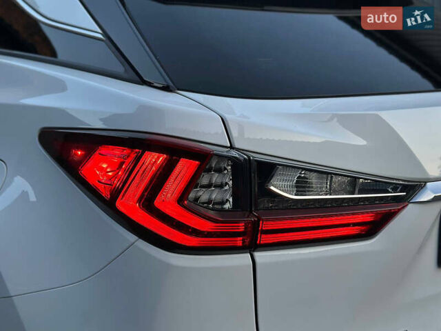 Белый Лексус РХ, объемом двигателя 2 л и пробегом 139 тыс. км за 42000 $, фото 8 на Automoto.ua