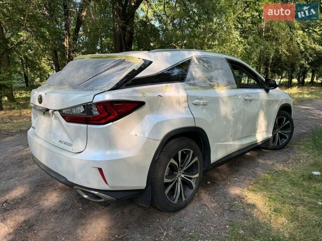 Білий Лексус РХ, об'ємом двигуна 2 л та пробігом 120 тис. км за 19999 $, фото 5 на Automoto.ua