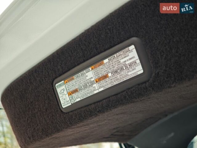 Білий Лексус РХ, об'ємом двигуна 3.46 л та пробігом 71 тис. км за 32000 $, фото 76 на Automoto.ua