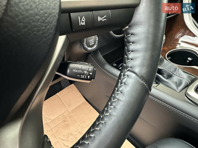 Белый Лексус РХ, объемом двигателя 3.5 л и пробегом 143 тыс. км за 33500 $, фото 179 на Automoto.ua