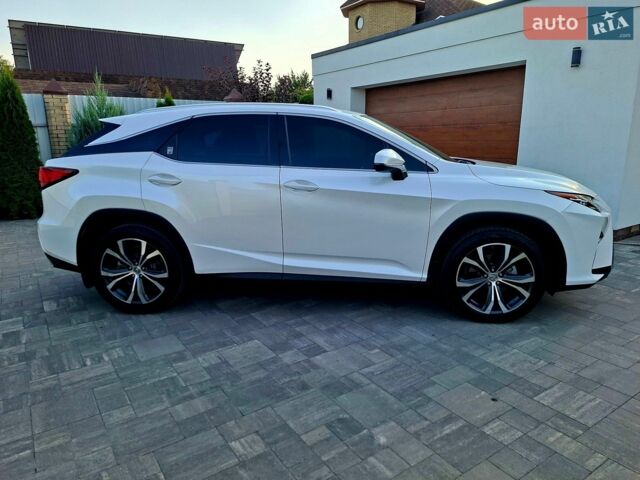 Белый Лексус РХ, объемом двигателя 2 л и пробегом 150 тыс. км за 25000 $, фото 3 на Automoto.ua