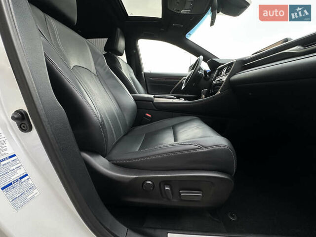 Белый Лексус РХ, объемом двигателя 3.5 л и пробегом 143 тыс. км за 33500 $, фото 150 на Automoto.ua