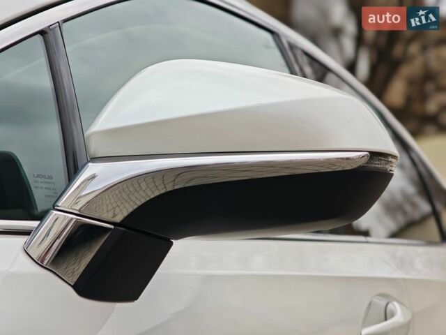 Білий Лексус РХ, об'ємом двигуна 3.46 л та пробігом 71 тис. км за 32000 $, фото 82 на Automoto.ua
