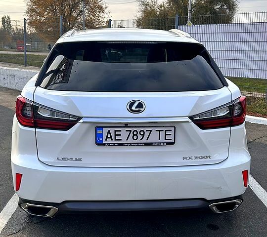 Белый Лексус РХ, объемом двигателя 2 л и пробегом 100 тыс. км за 31900 $, фото 4 на Automoto.ua